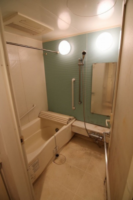 浴室　バスルーム／梅雨時期に活躍する浴室換気乾燥機付きです