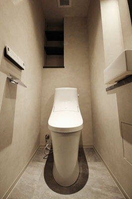 トイレ　トイレ／新規交換済、手洗い器