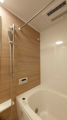 浴室　バスルーム／平成29年リノベーション時に交換済み、梅雨の時期にも活躍する浴室換気乾燥機付きです