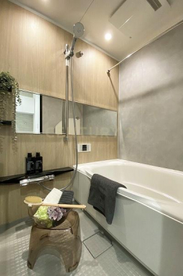 浴室　バスルーム／新規交換済、LIXIL製、浴室乾燥暖房機・追焚き機能付