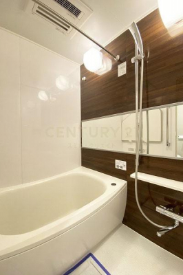 浴室　バスルーム／2014年のリフォームの際に新規交換済です。浴室乾燥機・追い焚き機能付