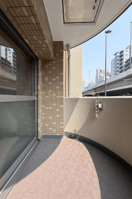 バルコニー　バルコニー／風通しも良く毎日のお洗濯物もよく乾きます。