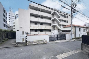 その他現地　建物外観（2025.3撮影）／2004年築、総戸数33戸のマンションです。